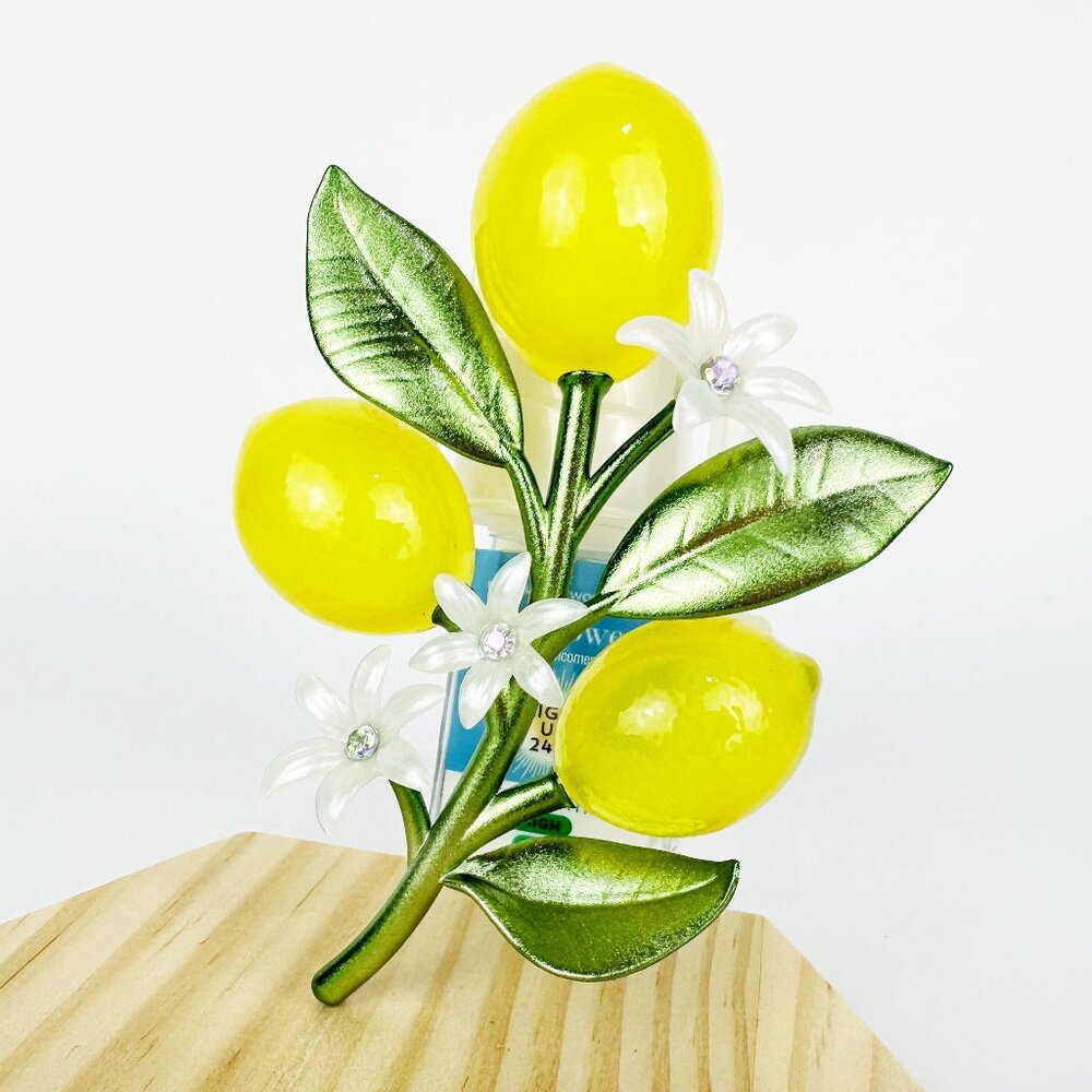Bath & Body Works Lemons Tree Vine Branch Nightlight Wallflower Plug Flower